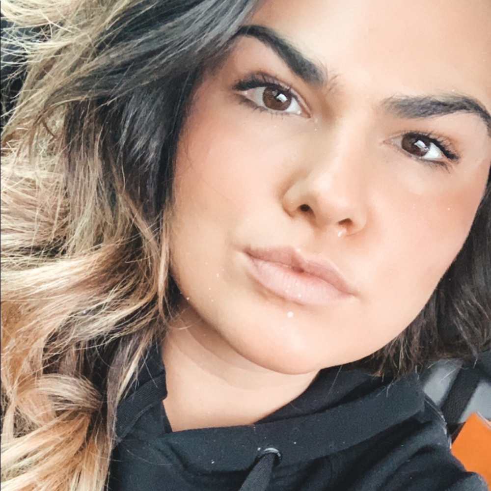 Meet your Posher, Whitney